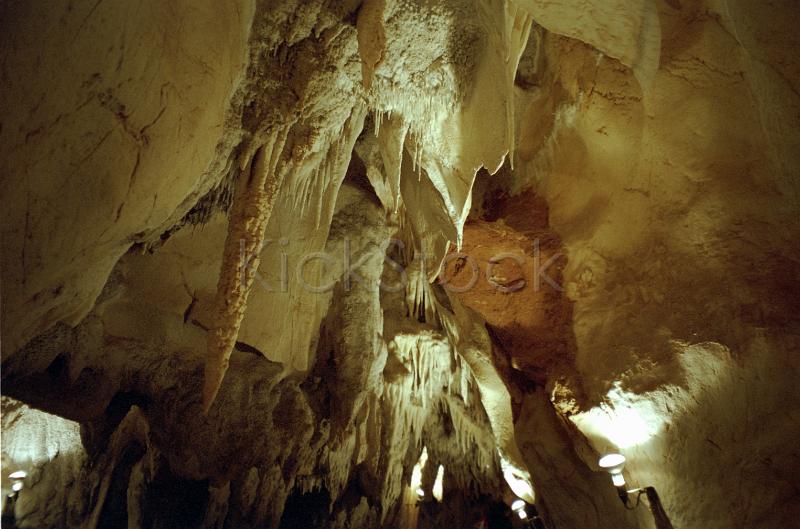 grain: subterranean rock formations
